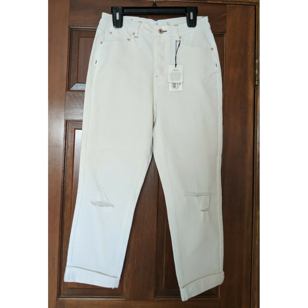 NWT A Loves A High Rise Destressed Boyfriend Jeans in Ecru SZ 29 Ret $119